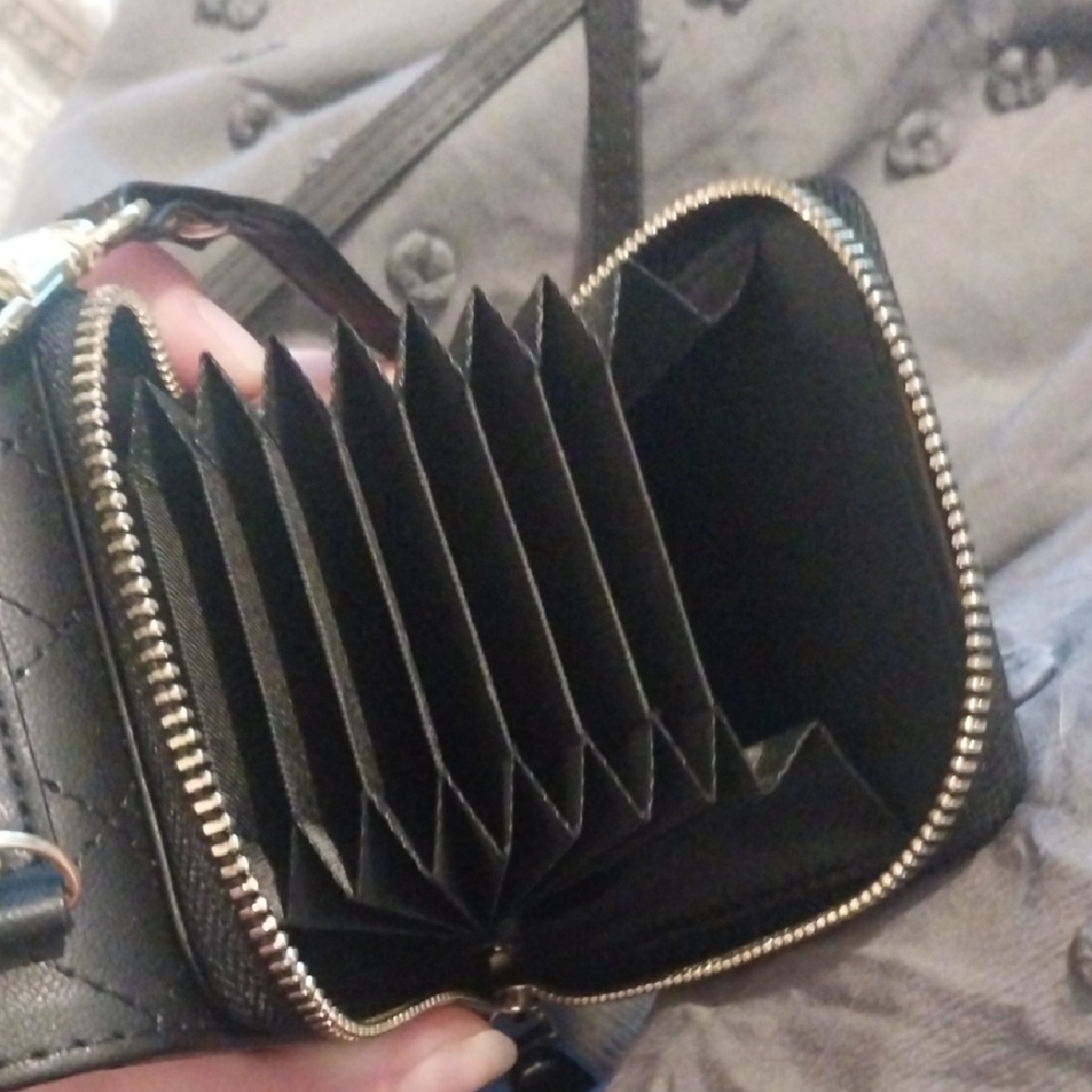 Chic Black Quilted Mini Crossbody Bag - Picture 3 of 4